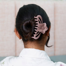 Charger l'image dans la galerie, Magnolia Claw Clip - Purple